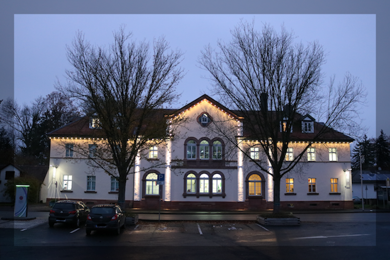 Gebäude Von Außen Bei Nacht Kopie